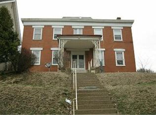 471 W 15th St, Dubuque, IA 52001