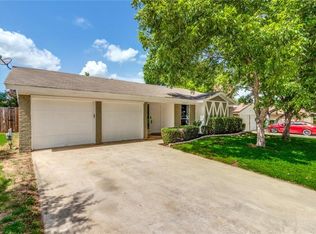2009 Knoxville Dr, Bedford, TX 76022