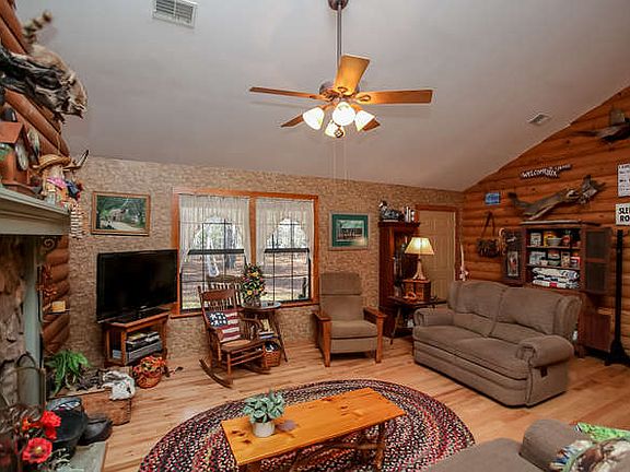 3rd image of 1785 Serpentine Dr
