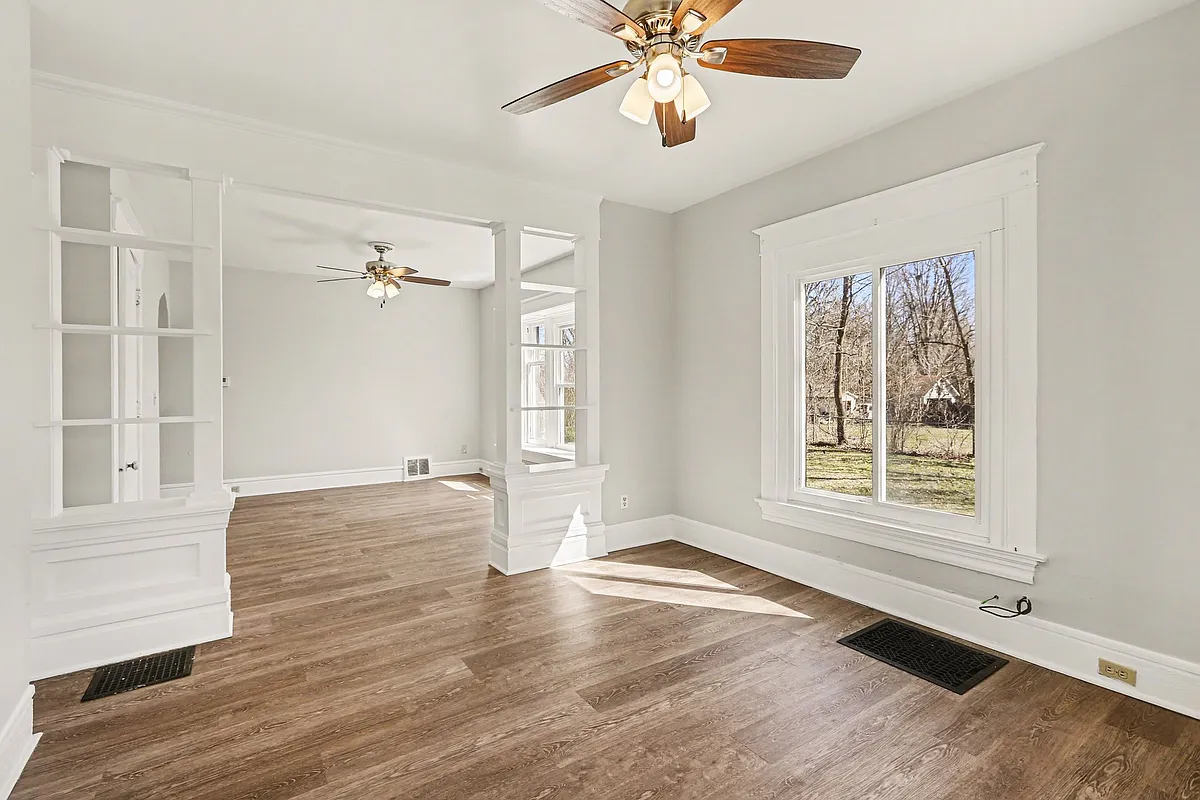 Living Room Leading to Dining Room - 1230 W Ottawa St #2
