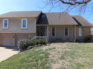 5710 Hauser Dr, Shawnee, KS 66216