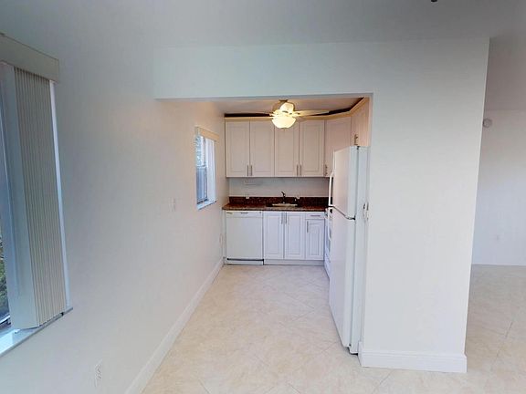 5th image of 301 Tuscany Ln #F