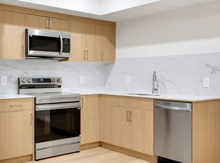 505 Black Stone Blvd #B, Leduc, AB T9E 1M3