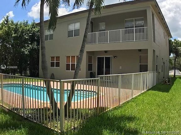 5th image of 19371 SW 30th St #1