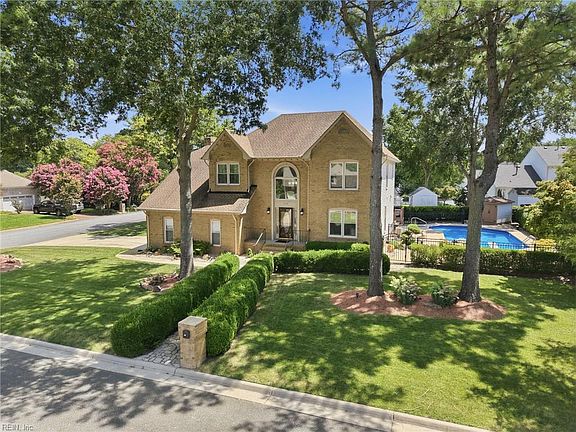 2nd image of 608 Archer Ct