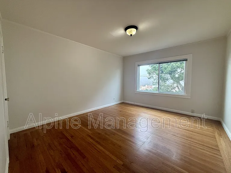 658 Rockdale Dr #MAIN — Photo 24