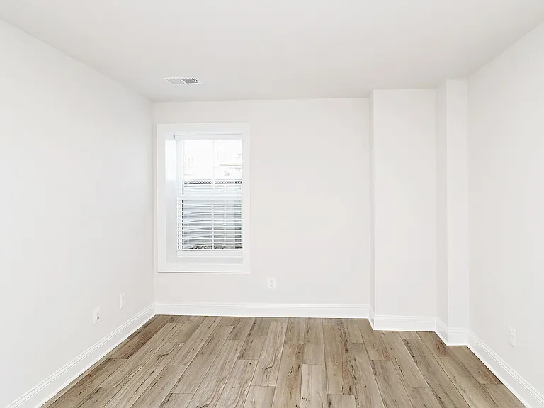 2207 Leeham St #B — Photo 9