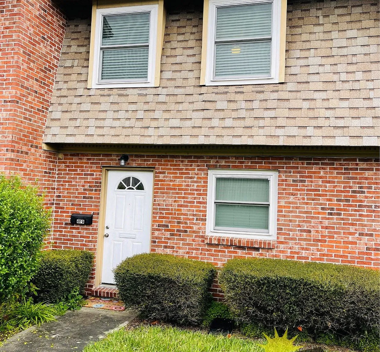 2 bed, 1.5 bath, 990 sqft, $1,695 — Photo 1