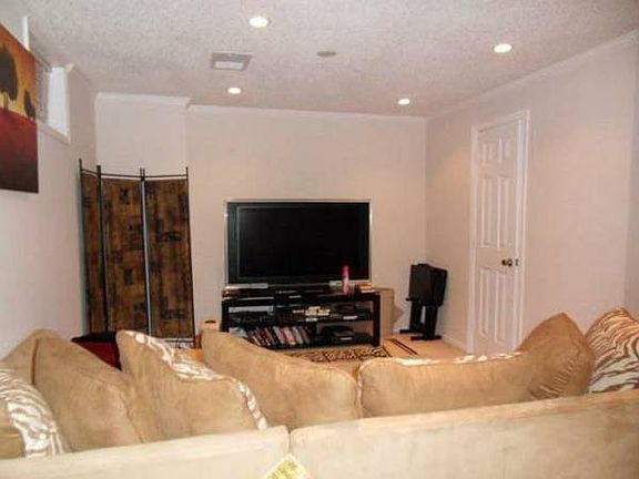 4th image of 3037 Antrim Cir