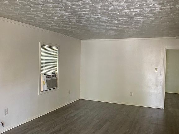 4th image of 2632 San Fernando Way