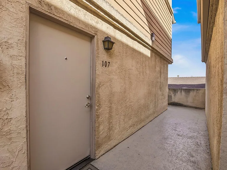 621 D St — Photo 21