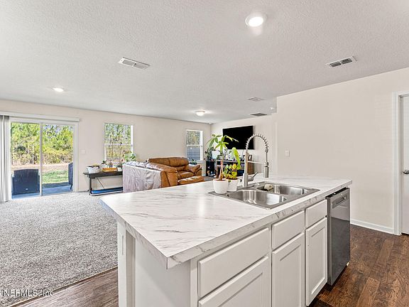 3rd image of 70013 MISTY LAKE Court
