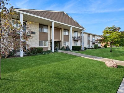 9518 Dee Rd APT 1C, Des Plaines, IL, 60016
