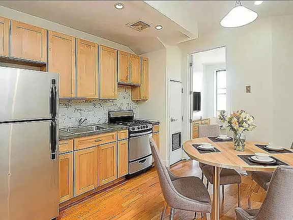 2nd image of 654 Park Pl #3F