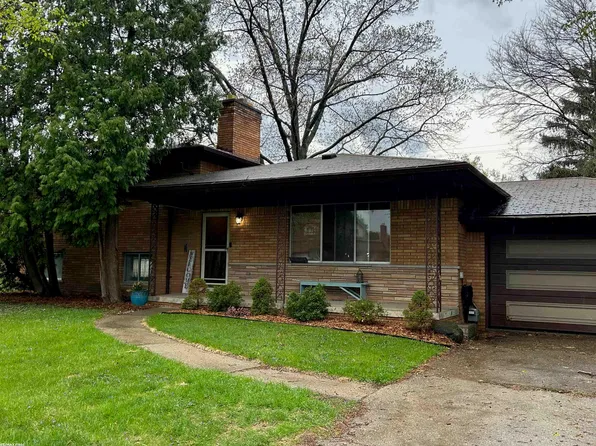 38331 Jonathan St, Clinton Township, MI 48036