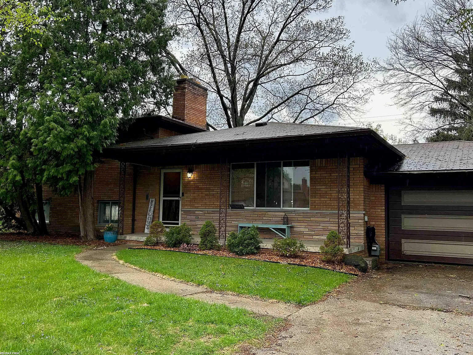 38331 Jonathan St photo 1