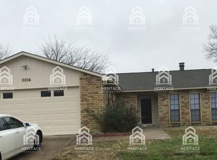 2004 Newbury Dr, Arlington, TX 76014