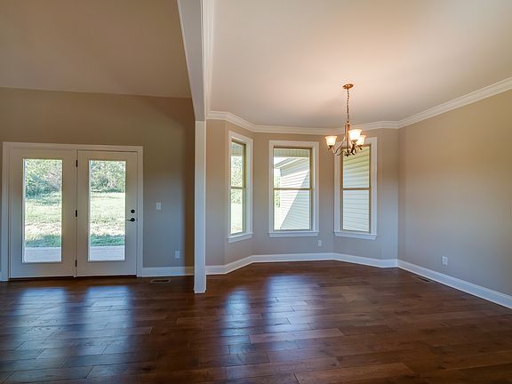 Living room/breakfast nook