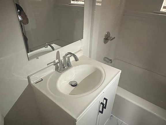4th image of 71 Sigwin Dr
