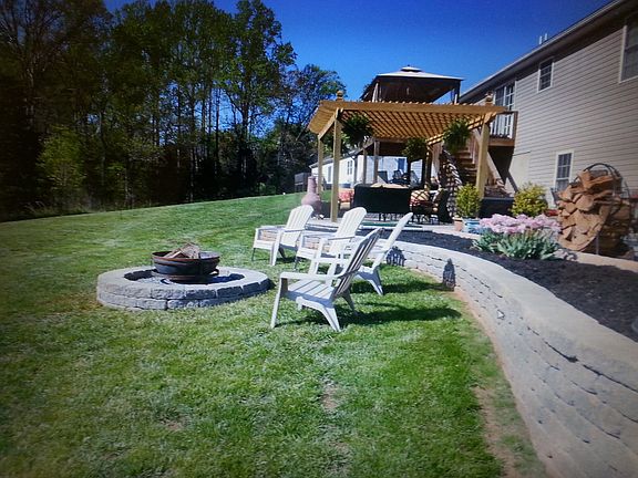 5th image of 2045 Twin Lake Dr