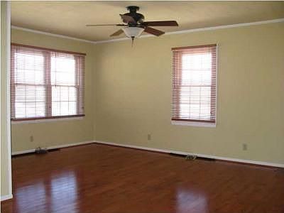 4th image of 279 Warren St