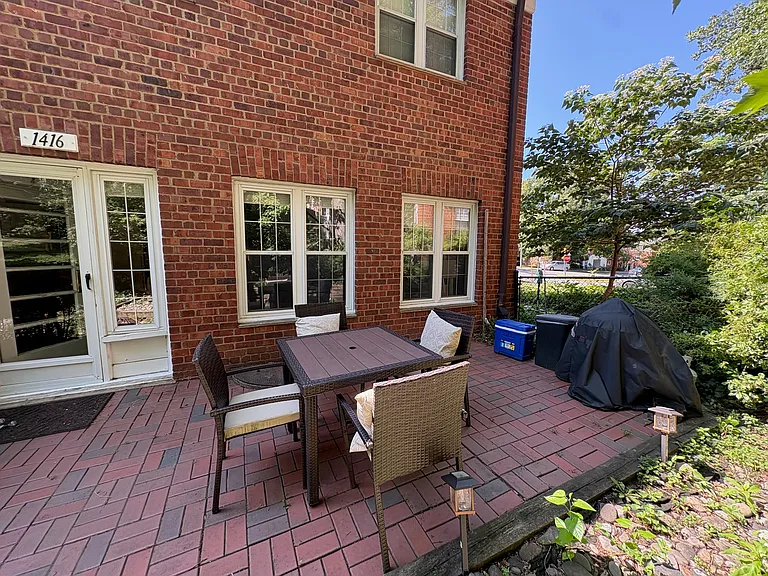 1416 Martha Custis Dr — Photo 10