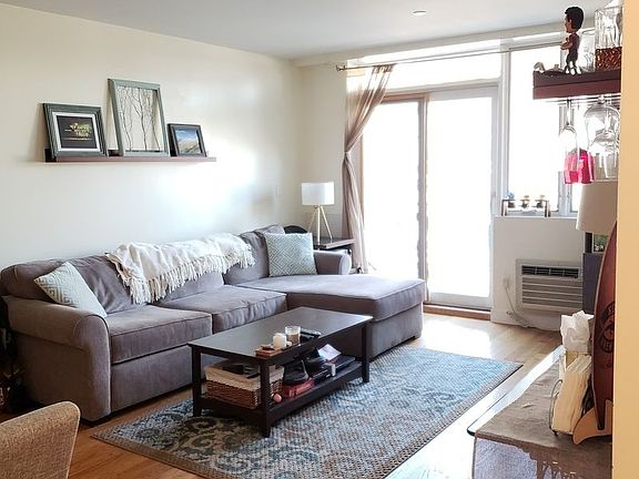 5th image of 3176 37th St APT 3D