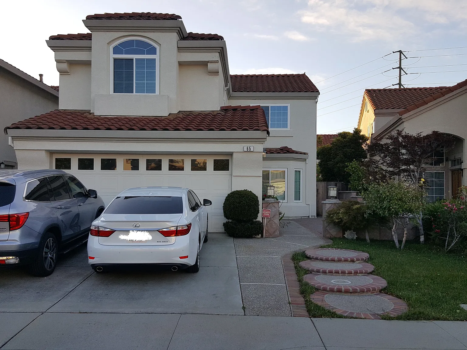 3 bed, 2.5 bath, 2301 sqft, $5,000 — Photo 1
