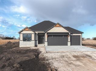17053 163rd St, Basehor, KS 66007