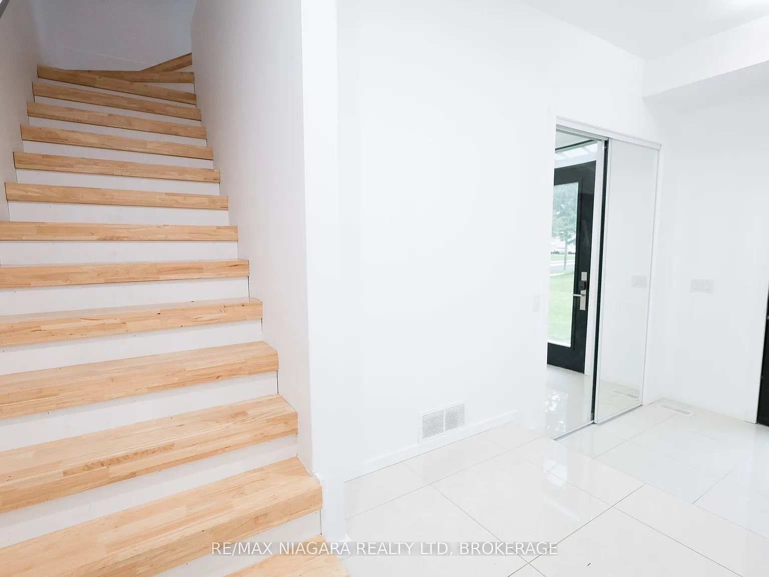 3 bed, $2,500 — Photo 4