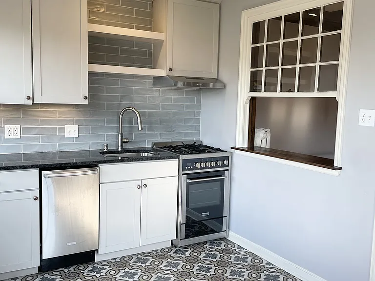 833 Grand Apartments — Photo 6