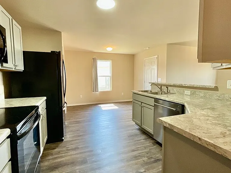 4401 Olympic Dr — Photo 10