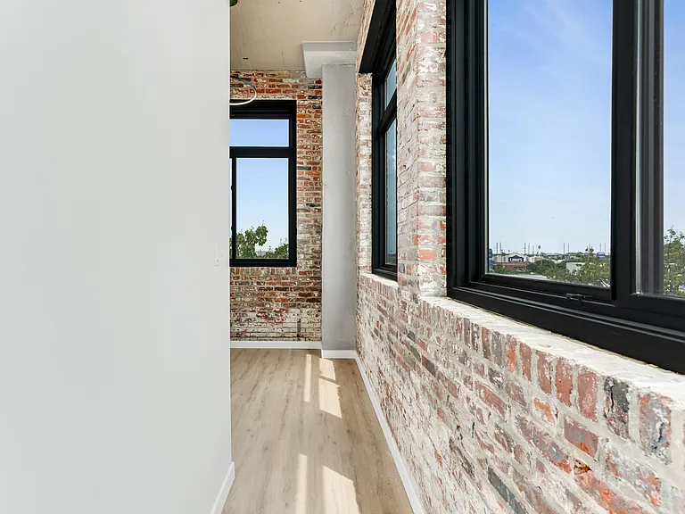 Castor Lofts — Photo 33