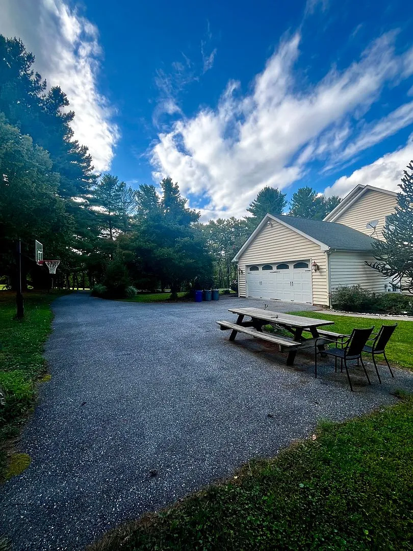 Charming 4BD/3.5BA Home in Upperco, MD! — Photo 2