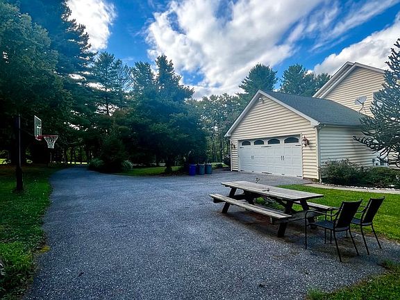 4th image of 15683 Dover Rd