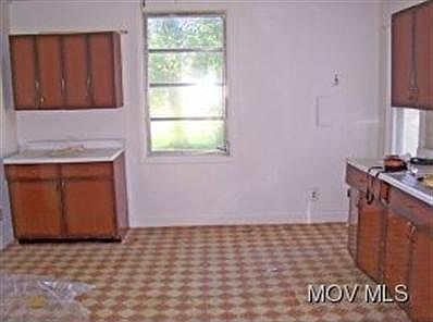 3rd image of 610 32nd St