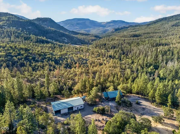 10001 E Antelope Rd, Eagle Point, OR 97524