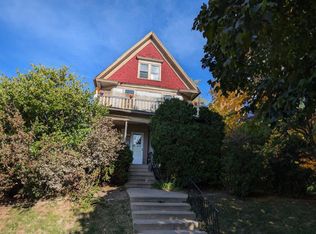 2026 E Kenilworth Pl, Milwaukee, WI 53202