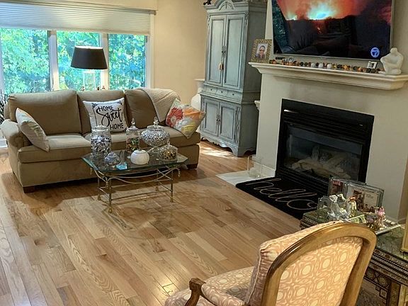 4th image of 80 Baldwin Dr #80