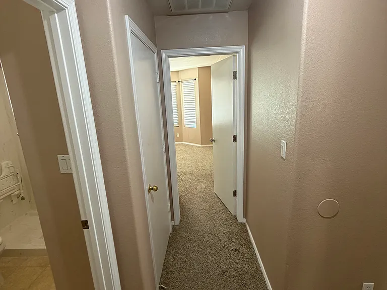 6243 Calle Feliz NW — Photo 13