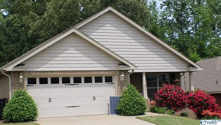 1st image of 121 Alderwood Dr