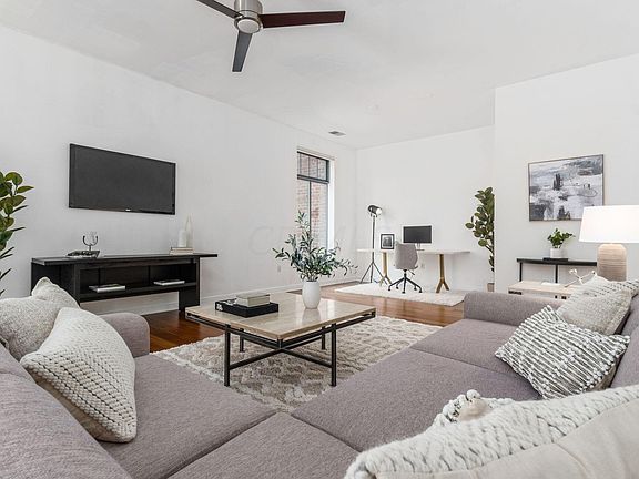 5th image of 250 Daniel Burnham Sq Unit 256