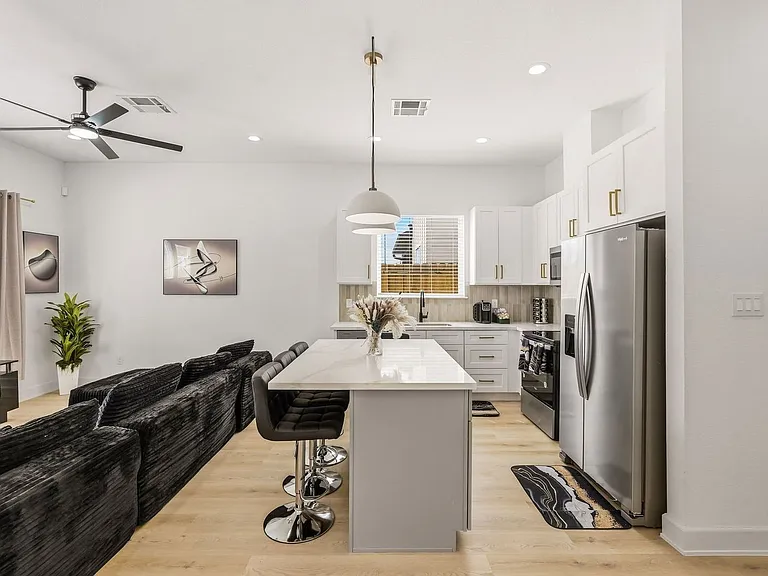 6528 Weston St #A — Photo 12