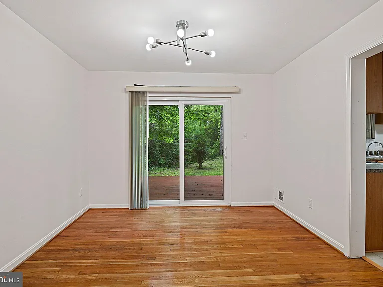8701 Parliament Dr — Photo 13