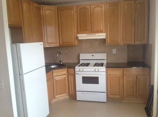 3115 32nd St APT 26, Astoria, NY 11106