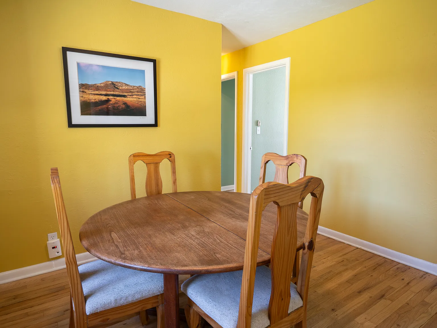 2 bed, 928 sqft, $3,300 — Photo 4