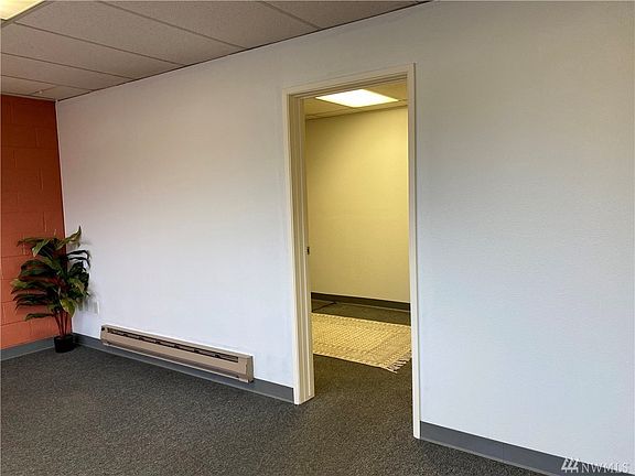 5th image of 2705 Locust Ave W