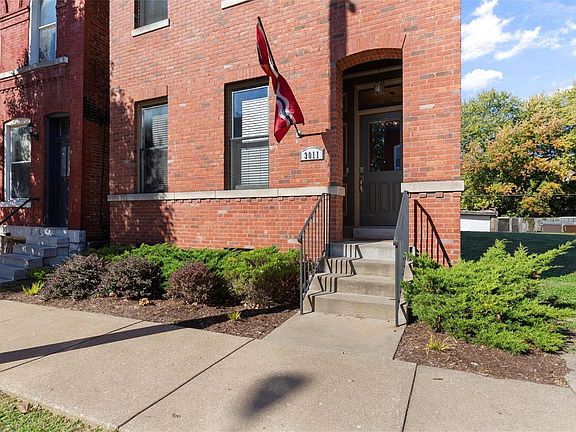 2nd image of 3011 Missouri Ave