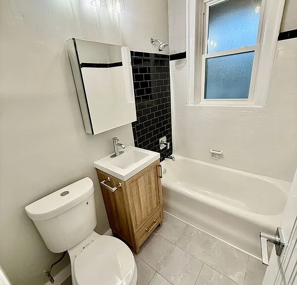 1240-72 Hawthorne Pl #1256-C — Photo 7