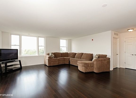 2nd image of 300 Village Cir Unit 407